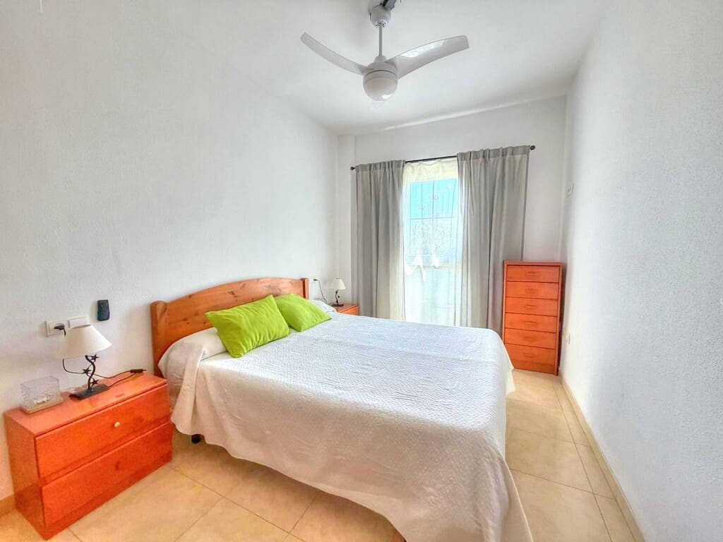 2 sypialnia Mieszkanie do wynajęcia w Benajarafe z basenem garażem - 900 € (Ref: 8505566)