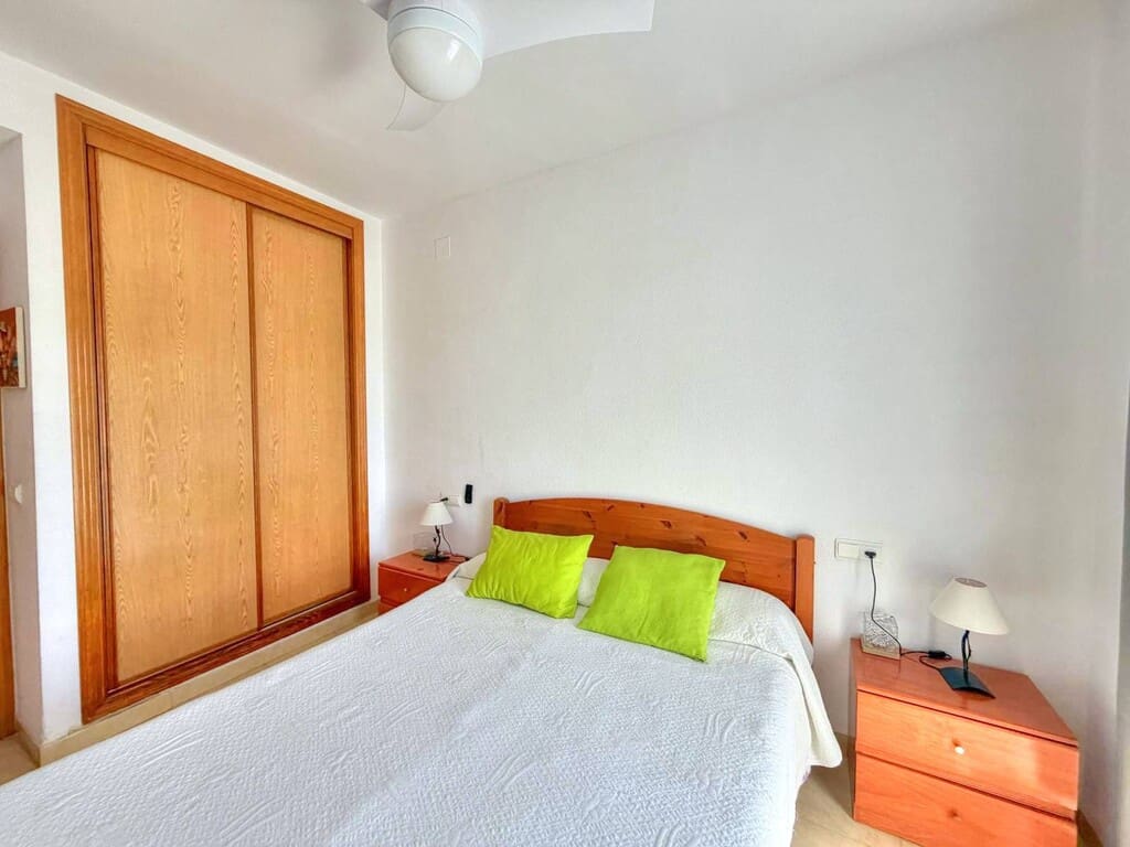 2 sypialnia Mieszkanie do wynajęcia w Benajarafe z basenem garażem - 900 € (Ref: 8505566)