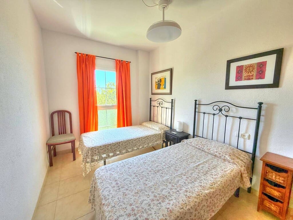 2 sypialnia Mieszkanie do wynajęcia w Benajarafe z basenem garażem - 900 € (Ref: 8505566)