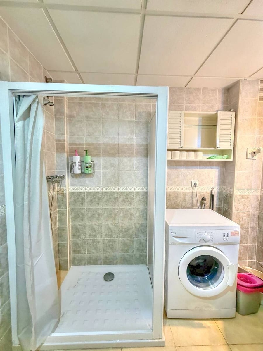 2 sypialnia Mieszkanie do wynajęcia w Benajarafe z basenem garażem - 900 € (Ref: 8505566)