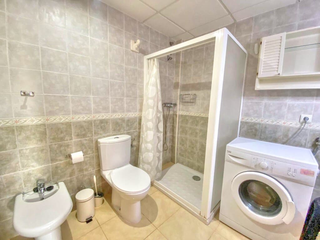 2 soveværelse Lejlighed til leje i Benajarafe med swimmingpool garage - € 900 (Ref: 8505566)
