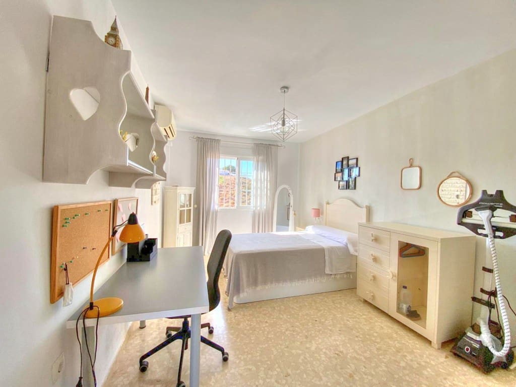 3 bedroom Townhouse for rent in Benajarafe with pool - € 1,300 (Ref: 8511476)