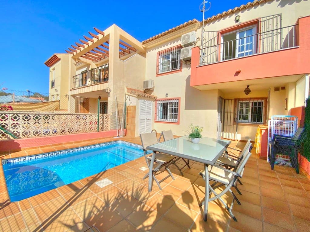3 bedroom Townhouse for rent in Benajarafe with pool - € 1,300 (Ref: 8511476)