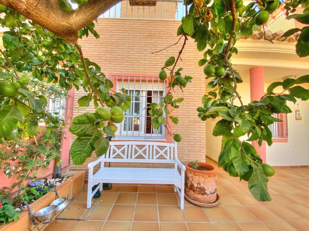 3 bedroom Townhouse for rent in Benajarafe with pool - € 1,300 (Ref: 8511476)