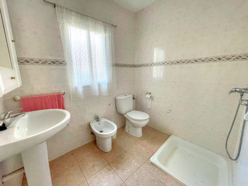 4 soverom Hus til salgs i Mondron - € 50 000 (Ref: 8526515)