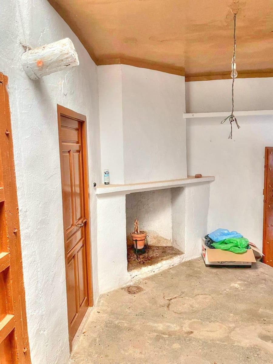 4 soverom Hus til salgs i Mondron - € 50 000 (Ref: 8526515)