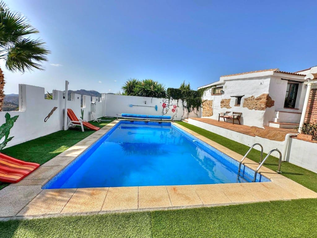 8 sypialnia Finka/Dom wiejski na sprzedaż w Riogordo z basenem - 850 000 € (Ref: 8546858)