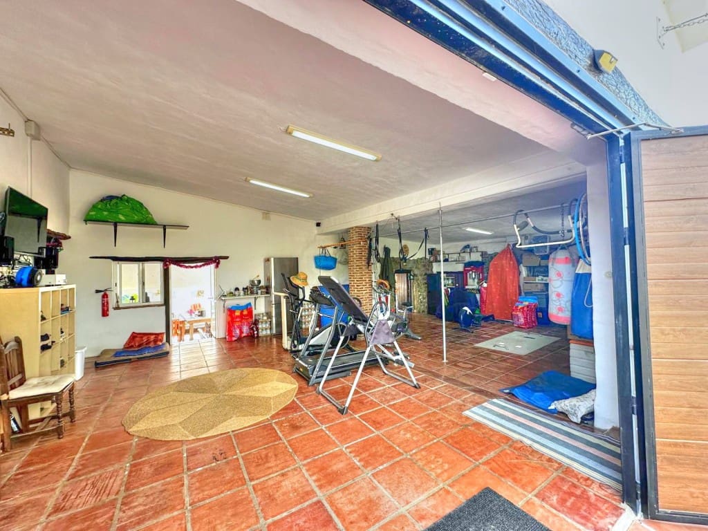 8 sypialnia Finka/Dom wiejski na sprzedaż w Riogordo z basenem - 850 000 € (Ref: 8546858)