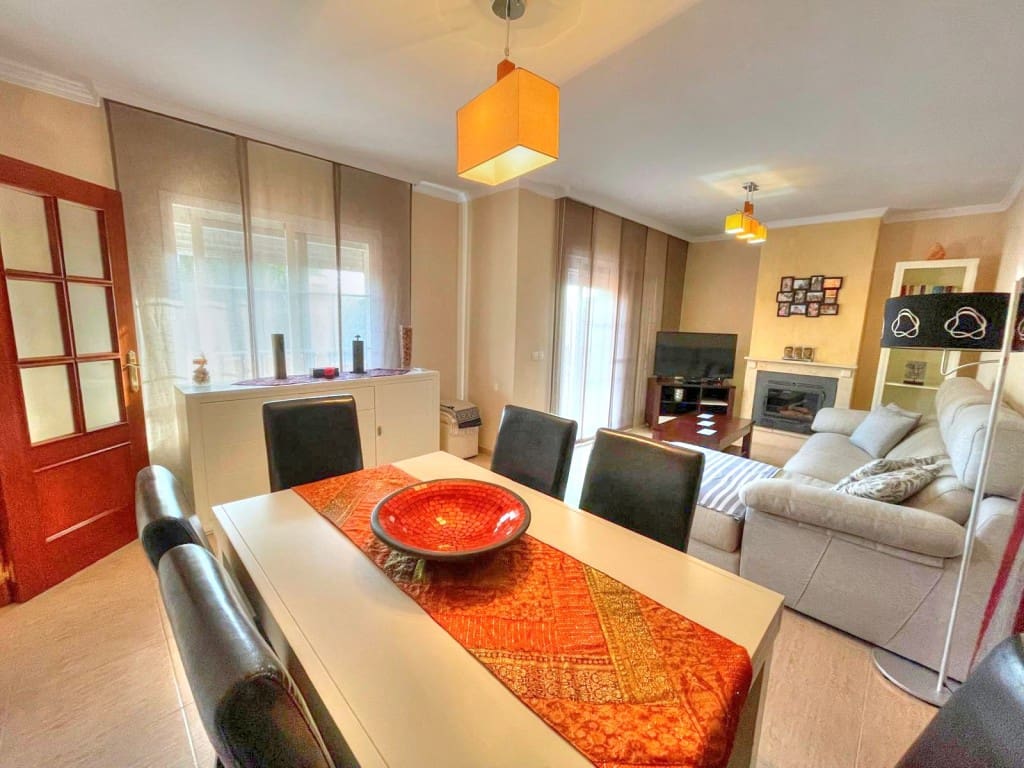 Maison de Ville de 3 chambres à louer à Almayate avec piscine - 1 200 € (Ref: 8668009)