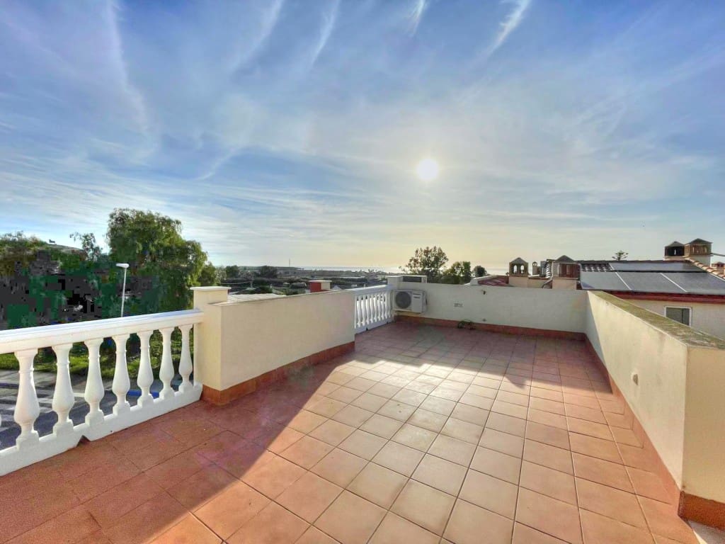 Maison de Ville de 3 chambres à louer à Almayate avec piscine - 1 200 € (Ref: 8668009)