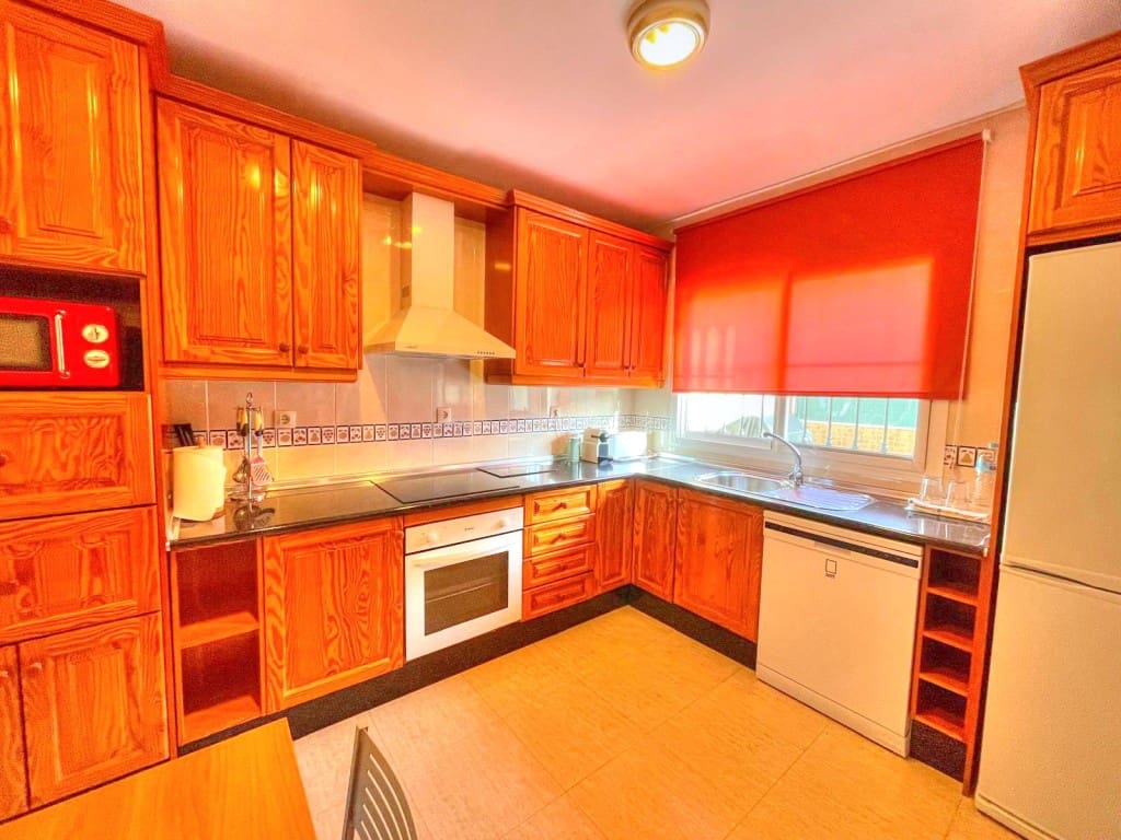 Maison de Ville de 3 chambres à louer à Almayate avec piscine - 1 200 € (Ref: 8668009)