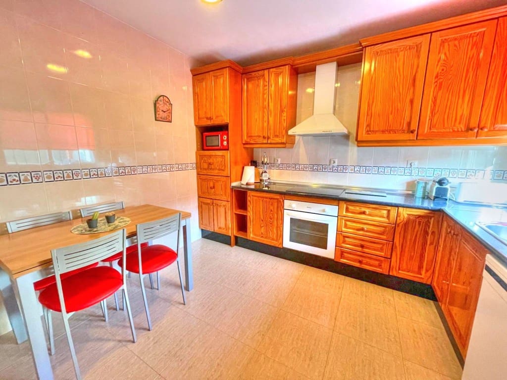 Maison de Ville de 3 chambres à louer à Almayate avec piscine - 1 200 € (Ref: 8668009)