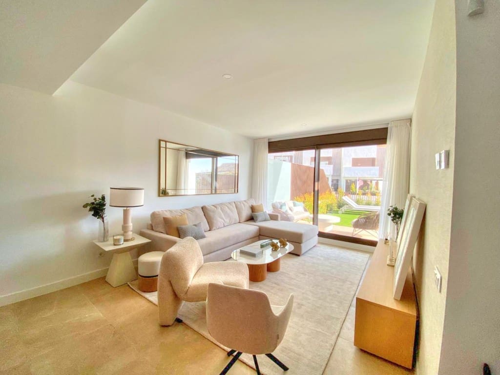 4 bedroom Townhouse for sale in Rincon de la Victoria with garage - € 635,000 (Ref: 8682003)