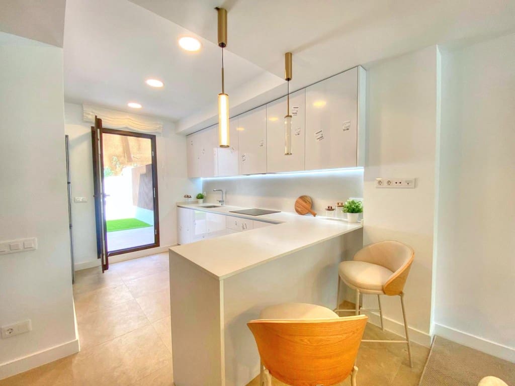 4 bedroom Townhouse for sale in Rincon de la Victoria with garage - € 635,000 (Ref: 8682003)