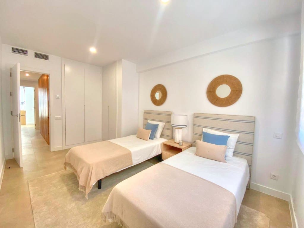 4 bedroom Townhouse for sale in Rincon de la Victoria with garage - € 635,000 (Ref: 8682003)