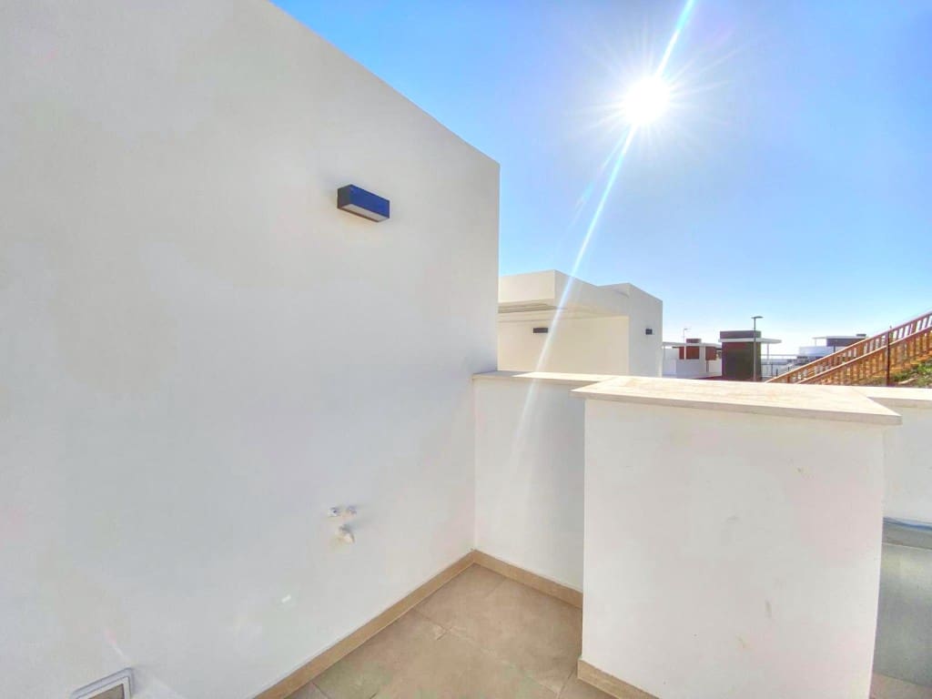 4 bedroom Townhouse for sale in Rincon de la Victoria with garage - € 635,000 (Ref: 8682003)