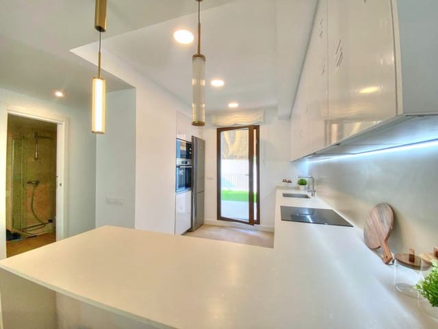 4 slaapkamer Huis te koop in Rincón de la Victoria met garage - € 635.000 (Ref: 8682003)