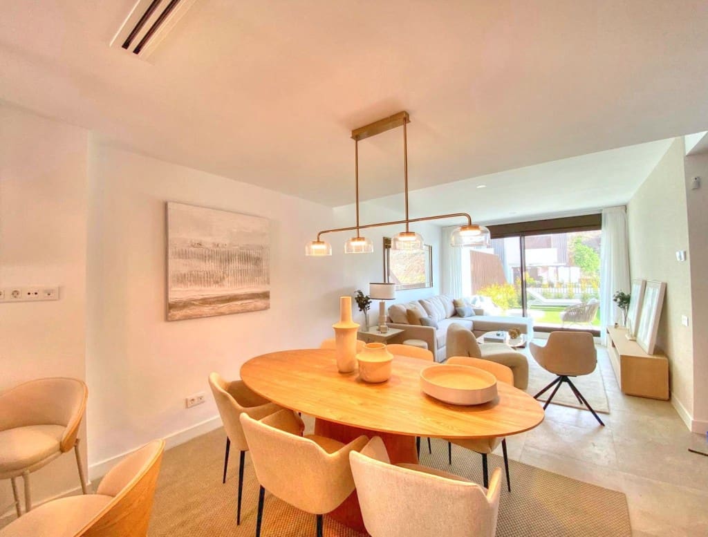 4 bedroom Townhouse for sale in Rincon de la Victoria with garage - € 635,000 (Ref: 8682003)