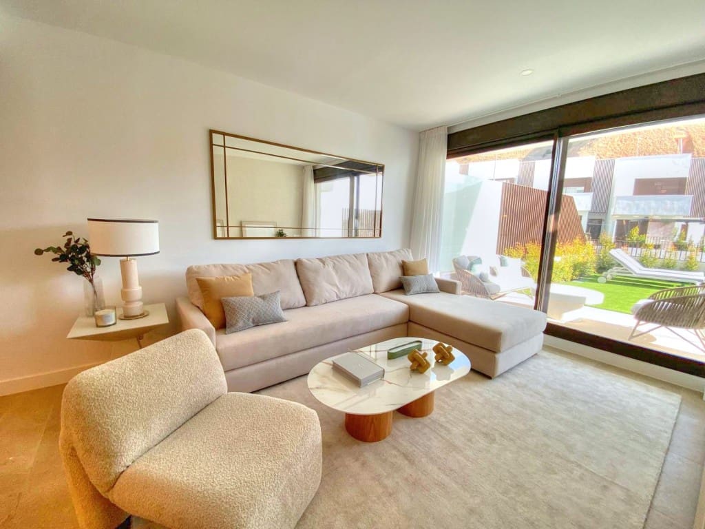 4 bedroom Townhouse for sale in Rincon de la Victoria with garage - € 635,000 (Ref: 8682003)