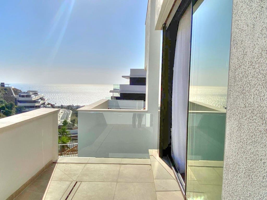 4 bedroom Townhouse for sale in Rincon de la Victoria with garage - € 635,000 (Ref: 8682003)