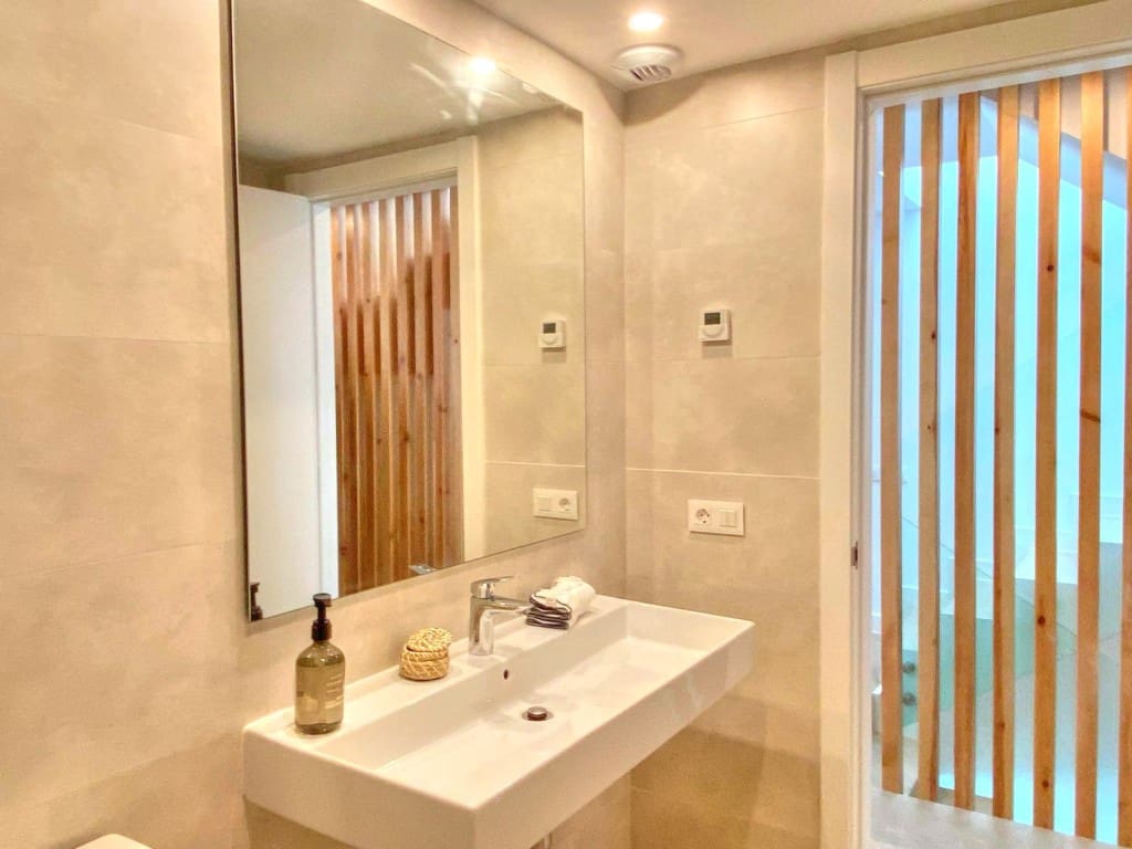 4 bedroom Townhouse for sale in Rincon de la Victoria with garage - € 635,000 (Ref: 8682003)