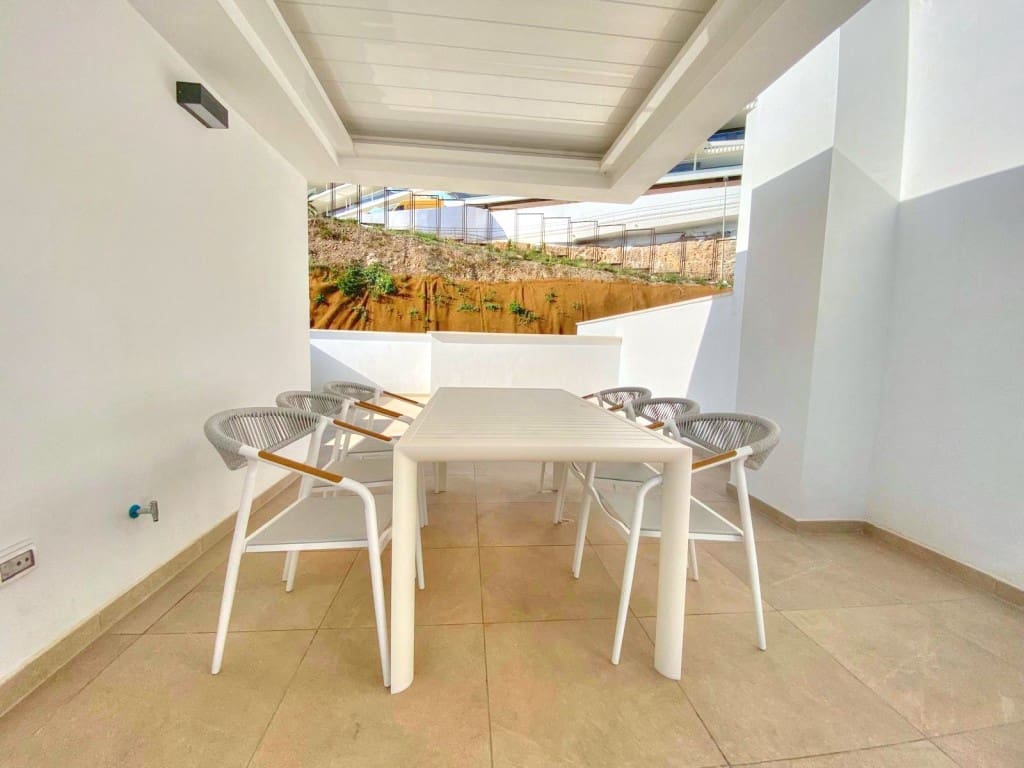 4 bedroom Townhouse for sale in Rincon de la Victoria with garage - € 635,000 (Ref: 8682003)