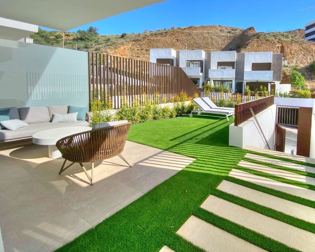 4 bedroom Townhouse for sale in Rincon de la Victoria with garage - € 635,000 (Ref: 8682003)