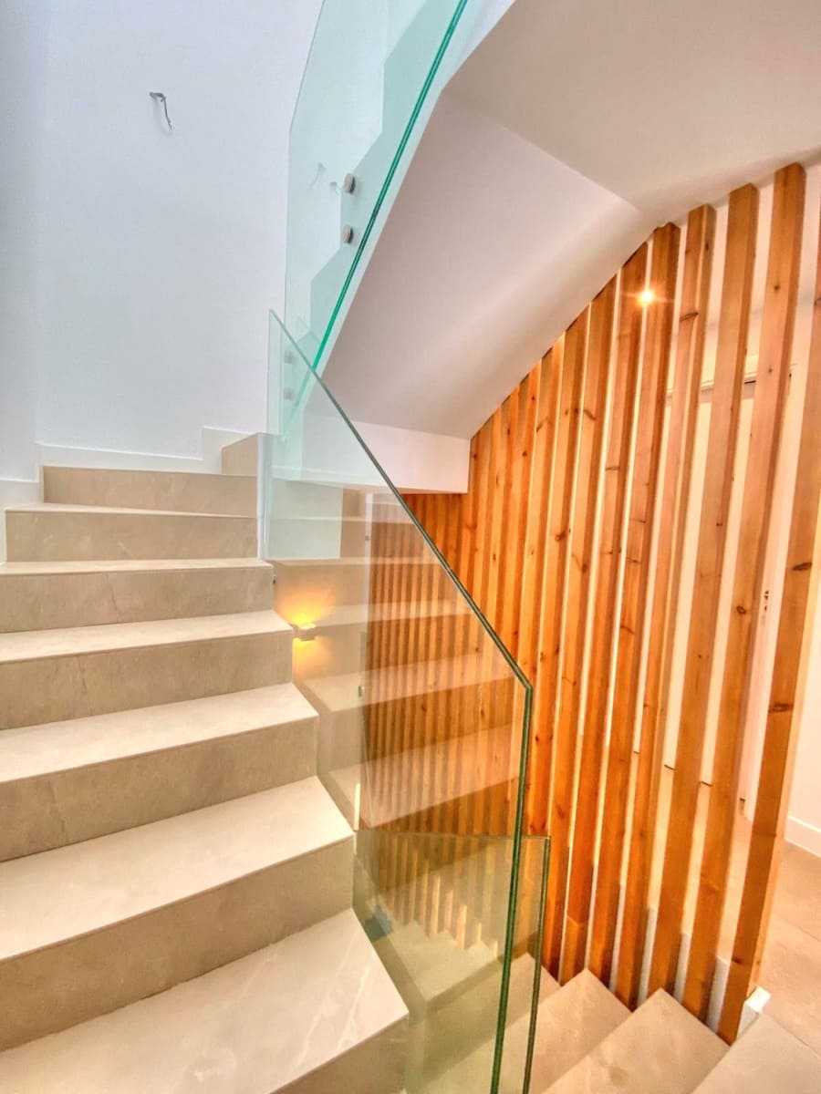 4 bedroom Townhouse for sale in Rincon de la Victoria with garage - € 635,000 (Ref: 8682003)