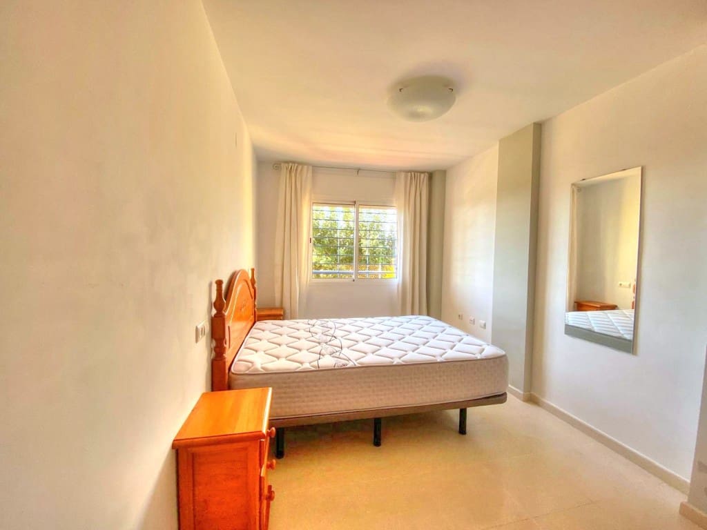 2 makuuhuone Asunto vuokrattavana paikassa Benajarafe mukana uima-altaan - 950 € (Ref: 8697878)