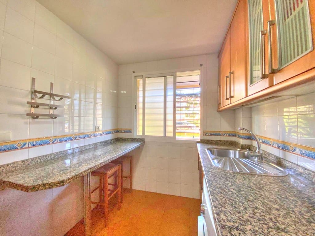 2 makuuhuone Asunto vuokrattavana paikassa Benajarafe mukana uima-altaan - 950 € (Ref: 8697878)