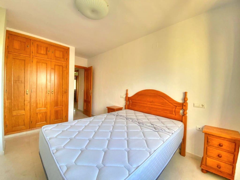 2 makuuhuone Asunto vuokrattavana paikassa Benajarafe mukana uima-altaan - 950 € (Ref: 8697878)