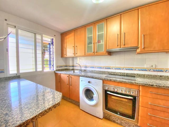 2 slaapkamer Flat te huur in Benajarafe, Vélez-Málaga met zwembad - € 950 (Ref: 8697878)