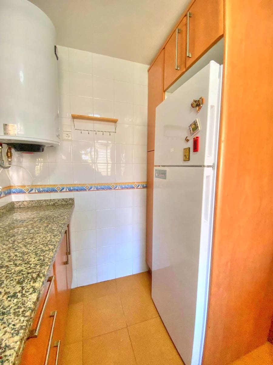 2 makuuhuone Asunto vuokrattavana paikassa Benajarafe mukana uima-altaan - 950 € (Ref: 8697878)