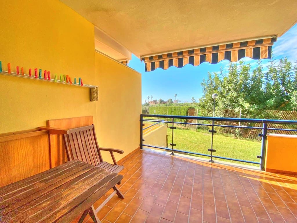 2 makuuhuone Asunto vuokrattavana paikassa Benajarafe mukana uima-altaan - 950 € (Ref: 8697878)