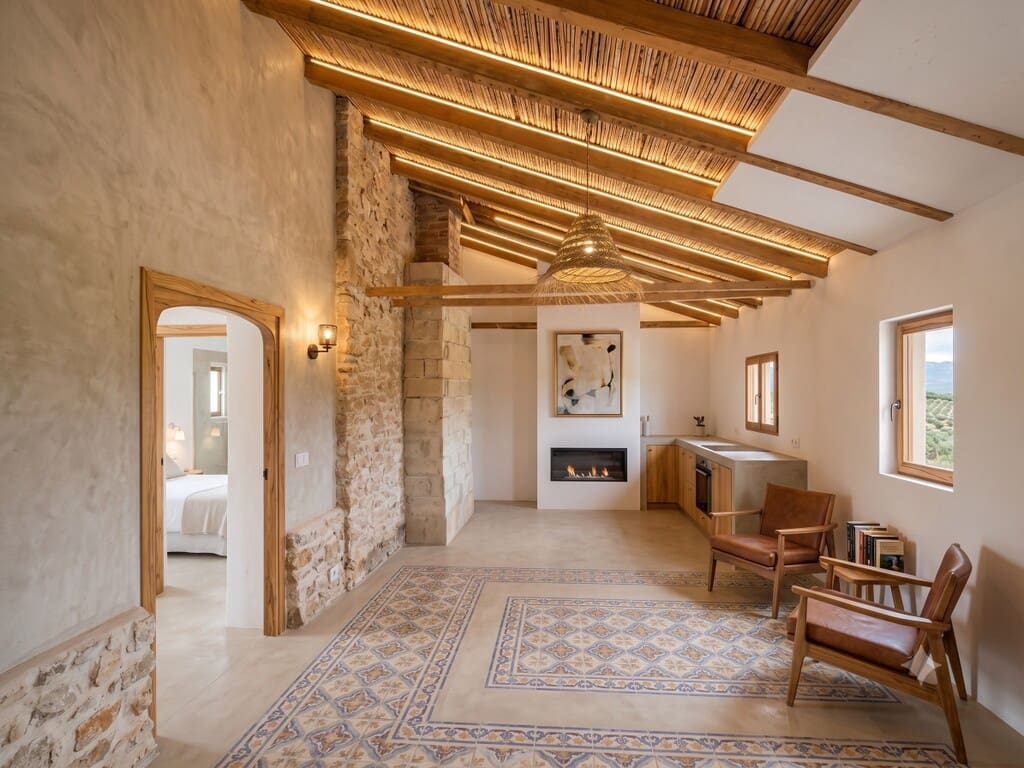 6 bedroom Finca/Country House for sale in Antequera - € 325,000 (Ref: 8727393)