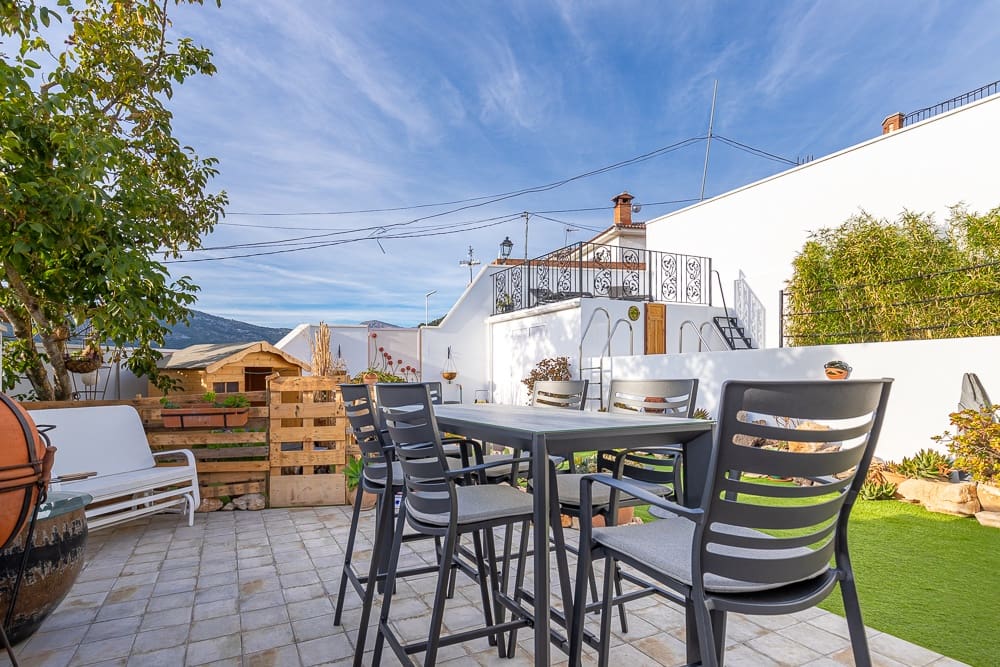 7 soveværelse Finca/Landehus til salg i Alfarnatejo med swimmingpool - € 450.000 (Ref: 8755270)