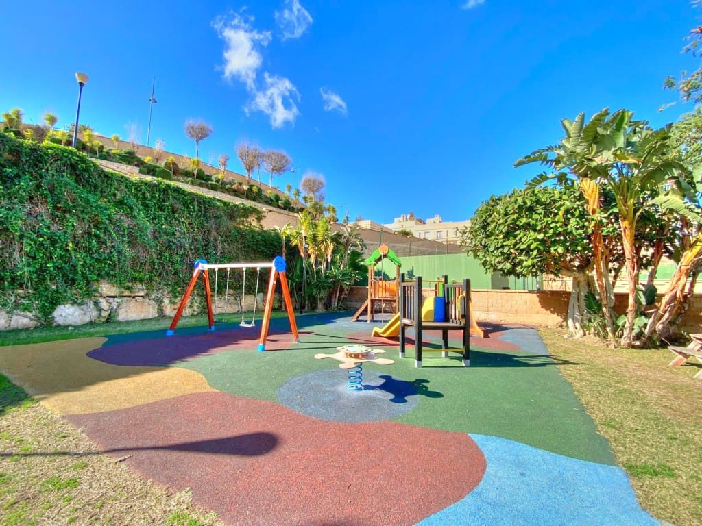 2 sypialnia Dom na sprzedaż w Almayate z basenem - 330 000 € (Ref: 8781063)