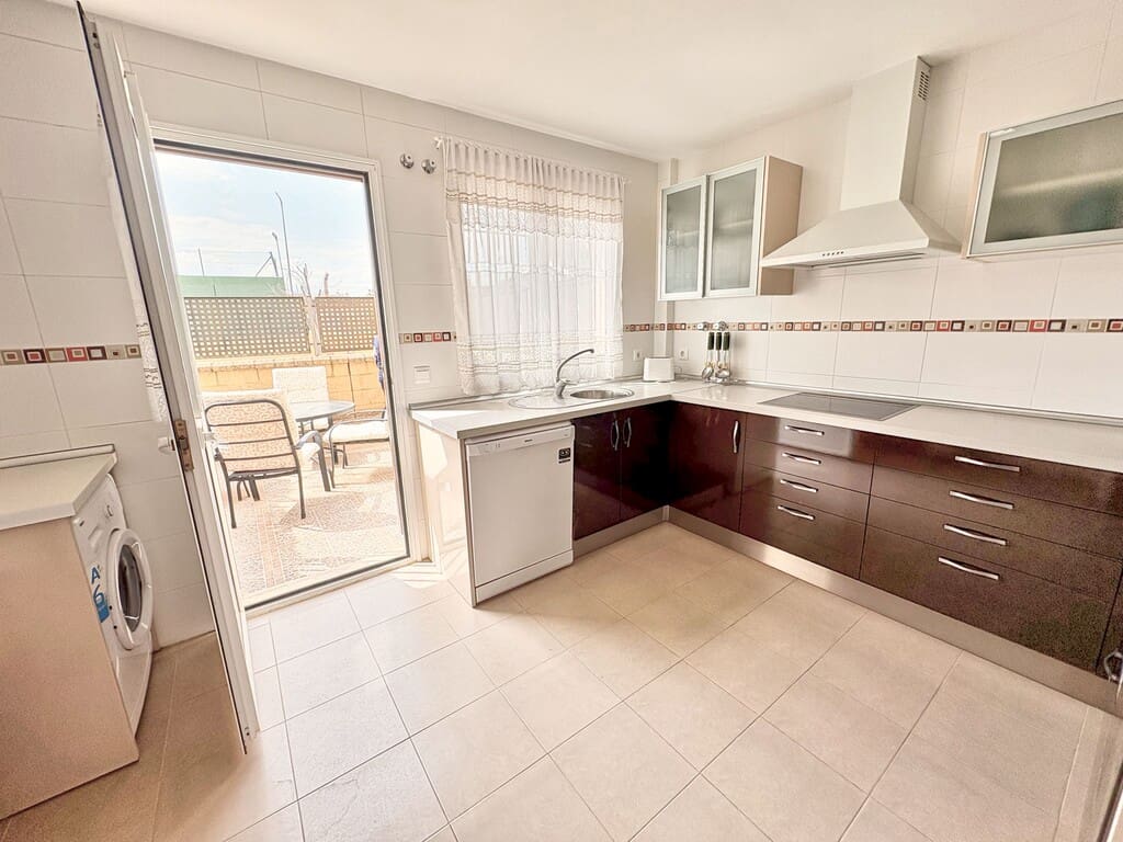 2 bedroom Townhouse for sale in Almayate with pool garage - € 330,000 (Ref: 8781063)
