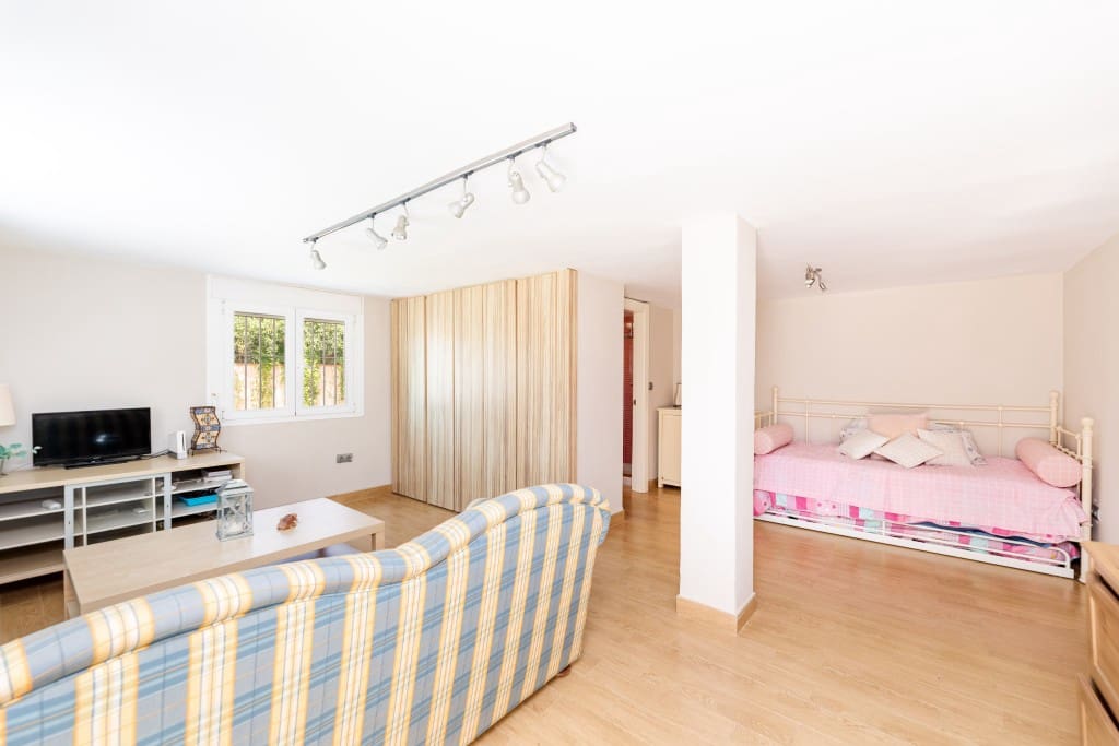 7 sypialnia Willa na sprzedaż w Alhaurin de la Torre z basenem garażem - 985 000 € (Ref: 8791774)