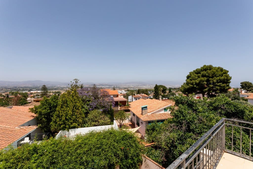 7 sypialnia Willa na sprzedaż w Alhaurin de la Torre z basenem garażem - 985 000 € (Ref: 8791774)