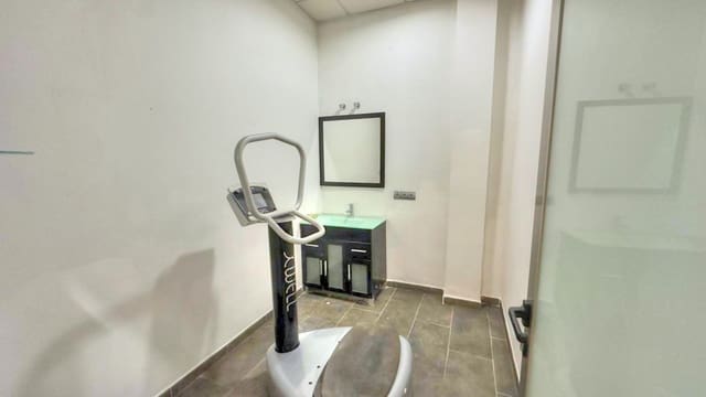 7 slaapkamer Commercieel te huur in Málaga stad - € 1.500 (Ref: 8824695)