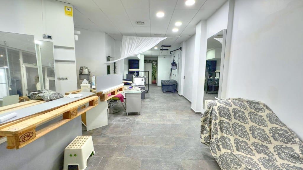 7 soveværelse Erhverv til leje i Malaga by - € 1.500 (Ref: 8824695)