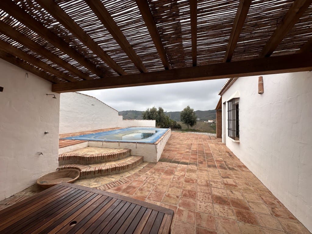 3 chambre Finca/Maison de Campagne à vendre à Almachar avec piscine - 365 000 € (Ref: 8851423)