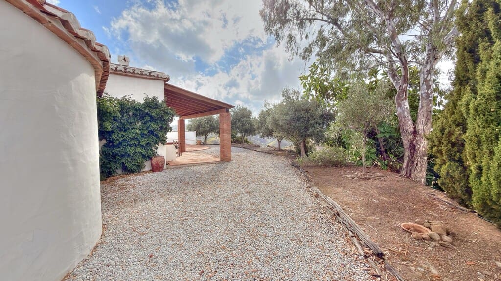 3 soveværelse Finca/Landehus til salg i Almachar med swimmingpool - € 329.000 (Ref: 8851423)