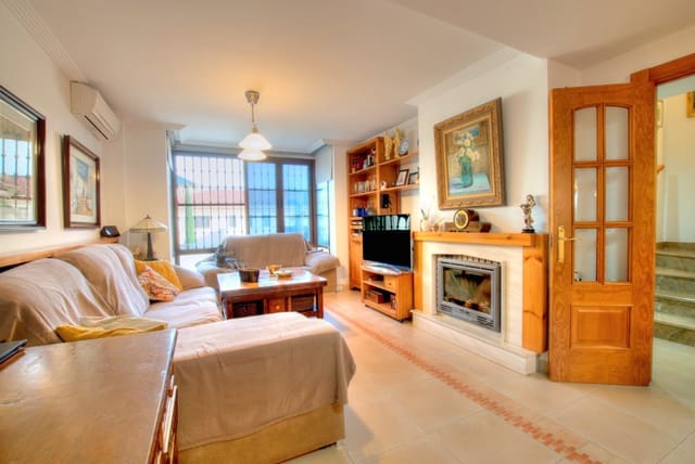 3 slaapkamer Halfvrijstaande villa te koop in Alhaurín de la Torre met zwembad garage - € 525.000 (Ref: 8879421)