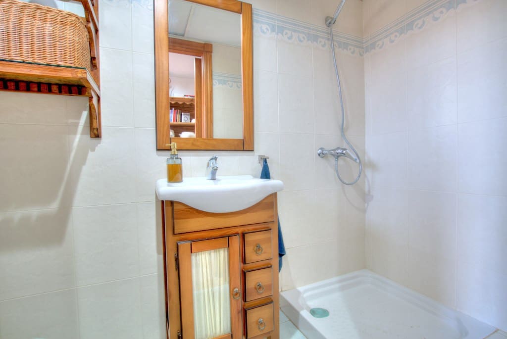 3 soveværelse Semi-Rækkehus til salg i Alhaurin de la Torre med swimmingpool garage - € 525.000 (Ref: 8879421)