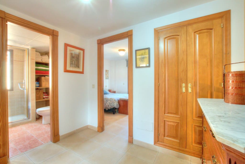 3 soveværelse Semi-Rækkehus til salg i Alhaurin de la Torre med swimmingpool garage - € 525.000 (Ref: 8879421)