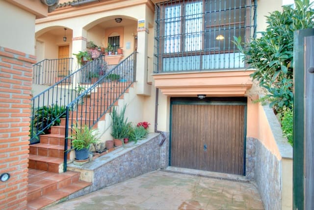 3 slaapkamer Halfvrijstaande villa te koop in Alhaurín de la Torre met zwembad garage - € 525.000 (Ref: 8879421)