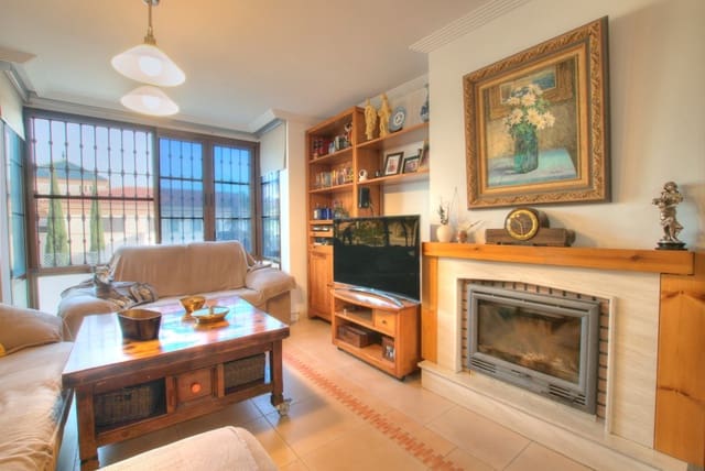 3 slaapkamer Halfvrijstaande villa te koop in Alhaurín de la Torre met zwembad garage - € 525.000 (Ref: 8879421)