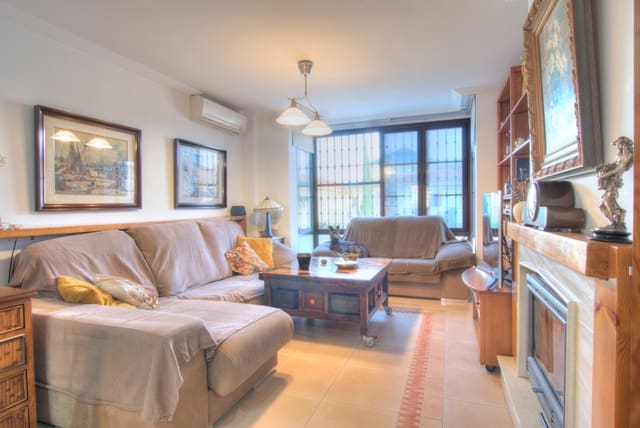 3 slaapkamer Halfvrijstaande villa te koop in Alhaurín de la Torre met zwembad garage - € 525.000 (Ref: 8879421)